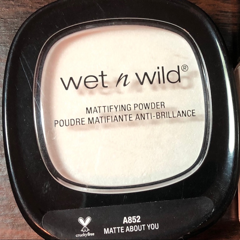 Take on the Day Mattifying Powder